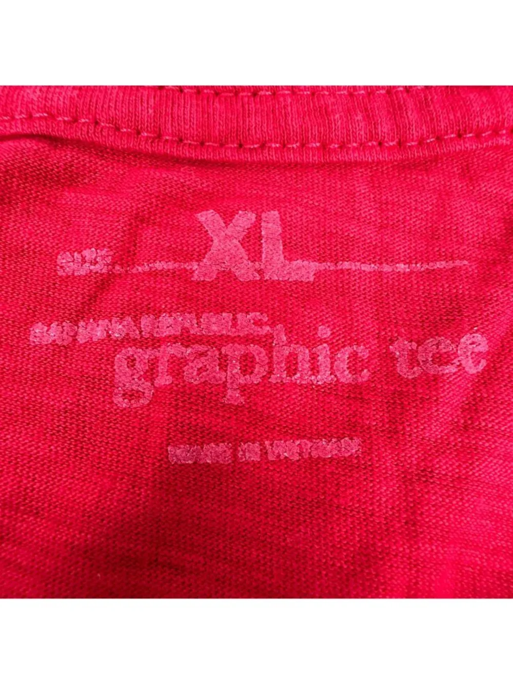 Banana Republic Mens Red Graphic Tee XL Cotton Casual Comfort Durable